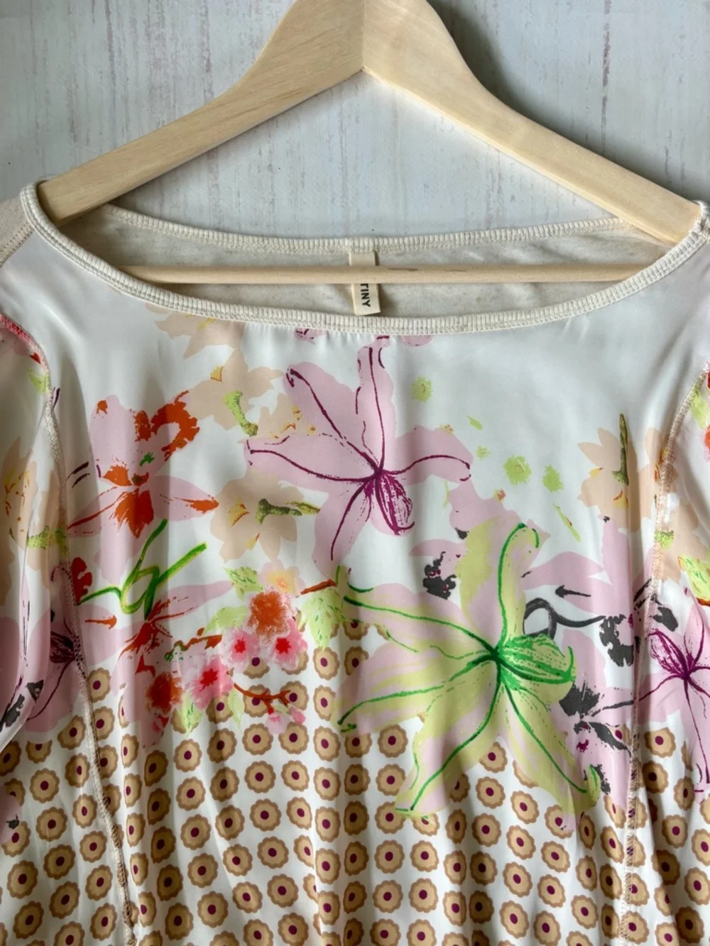 Exec Cond Anthropologie Tiny Brand Floral Mix-Print Boho Satin Blouse in Cream - Picture 14 of 17